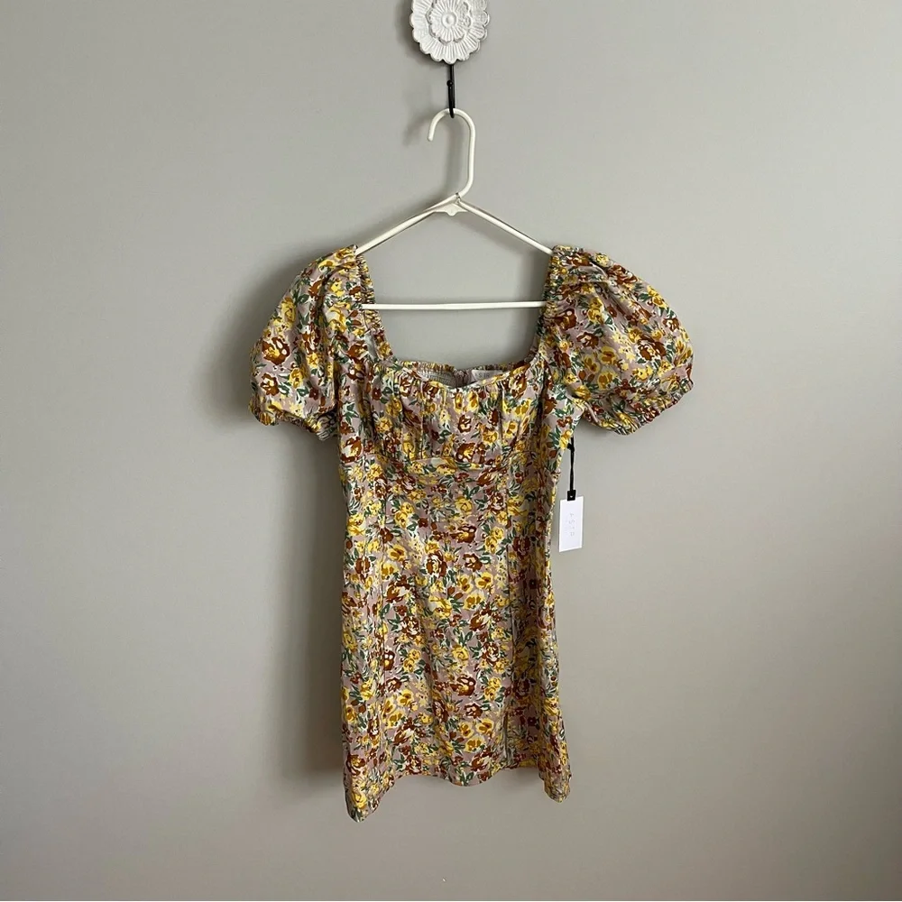 NWT ASTR The Label Wendy Women’s Floral Puff Sleeve Dress Yellow Medium